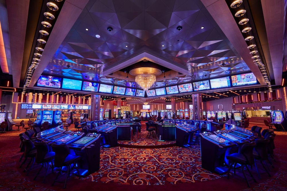 Royal Spins Slot: Sadelerin Göz Kamaştıran Yüzü