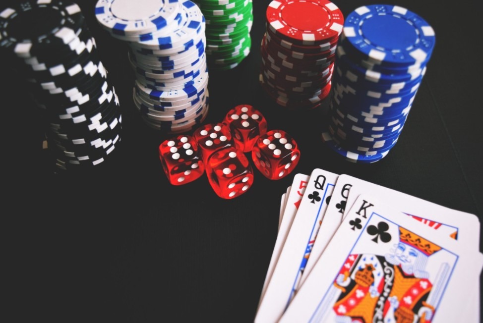 Slot Oyunlarının Tarihsel Yolculuğu ve Stratejileri